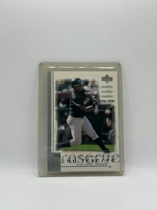 2001 UD Reserve #194 Juan Uribe RC /2500 - Picture 1 of 2