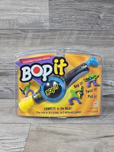 Brand New 2002 Bop It Handheld Electronic Game by Hasbro Brand New and Sealed - Picture 1 of 4