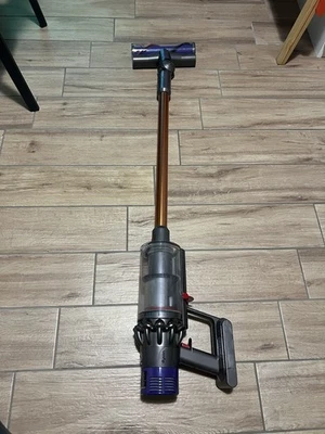 Aspirapolvere Dyson Cyclone V10 - Immagine 1 di 4