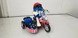 🔥Dispensador🔥 de caramelos rojos, blancos y azules para motocicletas de M&M's - Imagen 1 de 11