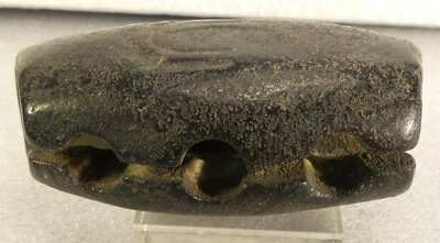 中国新石器时代红山黑玉 3 孔战车配件带图画 — 第 1/4 张图片