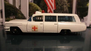 matchbox LESNEY issued 1965 # 54B-2 s & s Cadillac ambulance   RC     - Picture 1 of 6