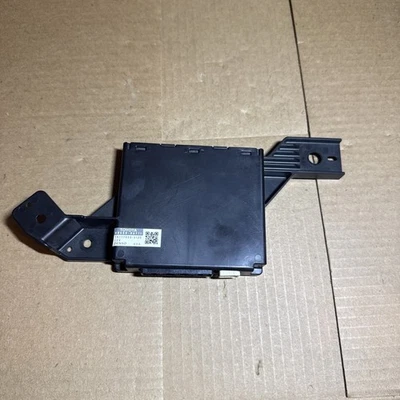 2013–2015 Toyota Camry Air Amplifier Assembly 88650-06711 - Image 1 of 3