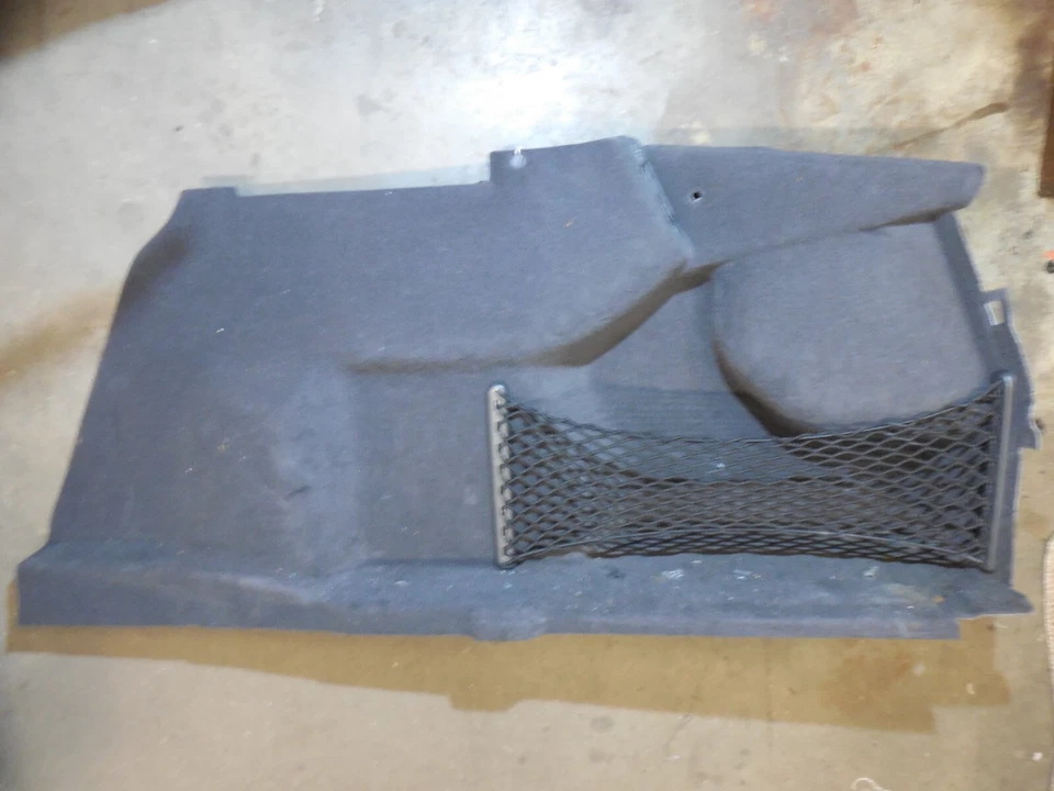 Alfombrilla maletero trasero derecho embellecedor 2116907253 03-09 mercedes-benz w211 e350 e320 Foto 1 de 4