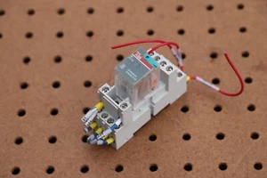 ABB CR-M4SS BASIS MIT CR-M024DC4L 1SVR405651R3000 RELAIS  - Bild 1 von 3