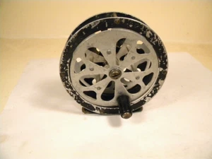 Vintage Pflueger SAL-TROUT 1554 Fly fishing reel Made in USA - Picture 1 of 5