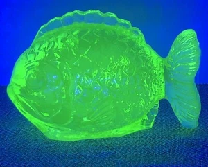 Wilkerson grün Vaseline Glas Fisch Briefbeschwerer Aquarium 3" #111 - Bild 1 von 10