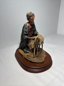 Angela Tripi christliche Krippe Hirte mit Schaf Figur plus extra Schaf - Bild 1 von 24
