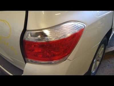 后乘客右尾灯底座适用于 11-13 HIGHLANDER 10241651 — 第 1/4 张图片