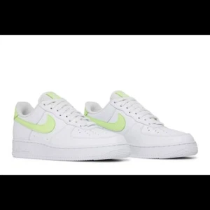 Nike Air Force 1 AF1 Low Barely Volt 315115-159 Womens Size 7.5 New - Picture 1 of 5