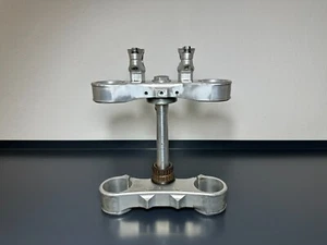 PIASTRE CON RISER KTM Sx SxF Exc 125 250 300 450 59401031019 59401034019 - Imagen 1 de 11