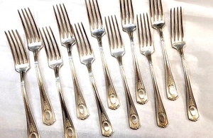 11 Antique ONEIDA COMMUNITY Silverplate LOUIS XVI Pattern 7" DINNER FORKS - Picture 1 of 5
