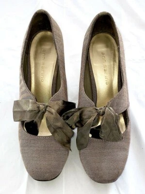 Ann Marino pre-owned light brown pump with satin bow .GUC.  - Image 1 of 4