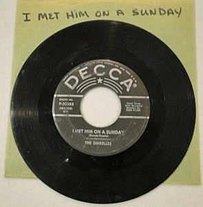 The Shirelles - I Met Him On A Sunday b/w I Want You To Be My Boyfriend 58 45rpm - Picture 1 of 4