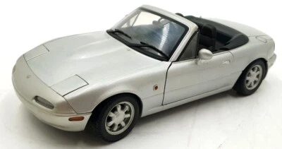 Gate 1/18 Scale Diecast DC31323K - Mazda MX-5 - Silver - Image 1 of 4