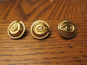 Vintage! 3 bottoni "Swirl" in metallo color oro - larghezza 7/8 pollici - Foto 1 di 3