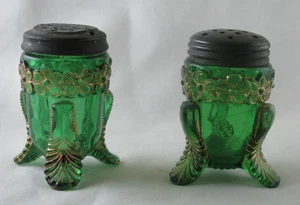 EAPG 1899 VERMONT GREEN GILT US GLASS PAIR SALT PEPPER SHAKERS 2.5IN - Picture 1 of 5