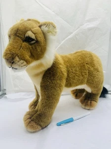 Hansa realistische Löwin Thomas Boland Stofftier stehend Plüschtier 16 Zoll lang Spielzeug - Bild 1 von 16