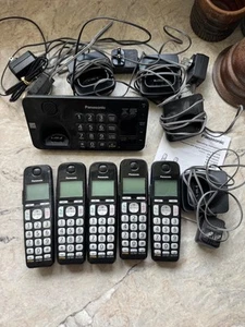 Panasonic Model KX-TGE440 Landline Phone System (Used) Main Base with 5 Handsets - Zdjęcie 1 z 6