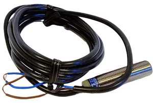 Telemecanique XS512B1DAL2 12-48 VDC Inductive Proximity Sensor - Picture 1 of 4