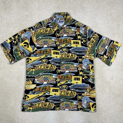 Reyn Spooner Shirt Mens Large Iowa Hawkeyes Rayon Hawaiian All Over Print Cover