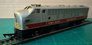 Triang Railways R55/57/58 DUMMY Diesel Locomotive OO GAUGE Silver/Red - Bild 1 von 11