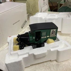 Danbury Mint Diecast Vehicle - 1931 US Mail Truck w/Money Bags & Original Box - Picture 1 of 12