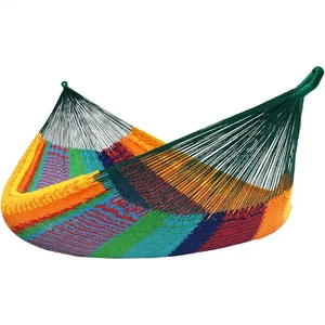 Hamaca de tela tejida de algodón y nailon para 2 personas - multicolor de Sunnydaze - Imagen 1 de 9