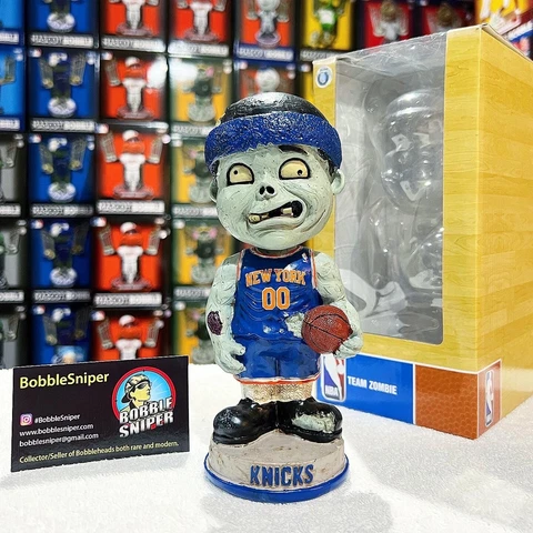 NEW YORK KNICKS "Forever Nightmares" Zombie "Halloween" NBA Bobblehead Cover