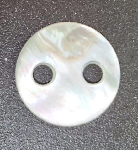 PENNY WHITE IRIDESCENT MOTHER OF PEARL 2 HOLE ANTIQUE BUTTONS 40L - 1" (B41) Cover