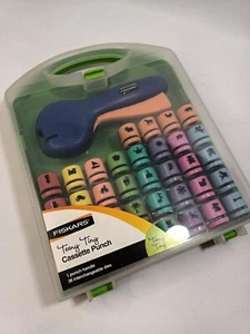 New Fiskars Teeny Tiny Cassette Punch Set 36 Interchangeable Metal Dies Animal - Picture 1 of 8