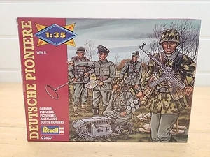 Rare 1995 Revell  Model  1/35 German Pioneers - Deutsche Pionier Soldiers  # R - Bild 1 von 2