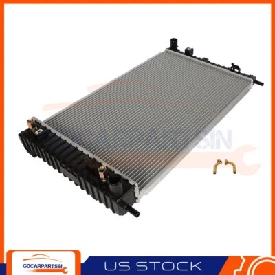 Radiador para 2004 2005 2006 2007 Saturn Vue 4 puertas V6 envío rápido gratuito Foto 1 de 4