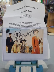 Dick Van Dyke handsigniertes Foto von Mary Poppins mit Echtheitszertifikat - Bild 1 von 3
