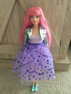 Barbie Mattel Princess Adventure Deluxe 2020 #GML77 muñeca Barbie con curvas pelo rosa Foto 1 de 4