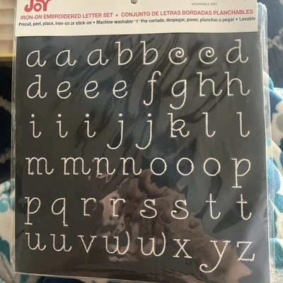 Joy Letter Shop Letras Bordadas Pre Corte Pelar Plancha Lavable NUEVO Blanco/Negro Foto 1 de 4