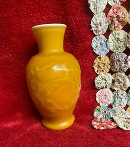 Vtg Avon Golden Yellow Raised Design Vase Shape Spring Bouquet Decanter Amber - Picture 1 of 6