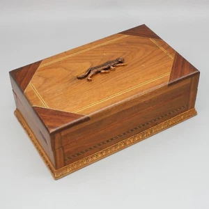 Caja de joyería vintage de 13" x 8 con incrustaciones de madera tallada a mano pantera forrada de terciopelo - Imagen 1 de 12