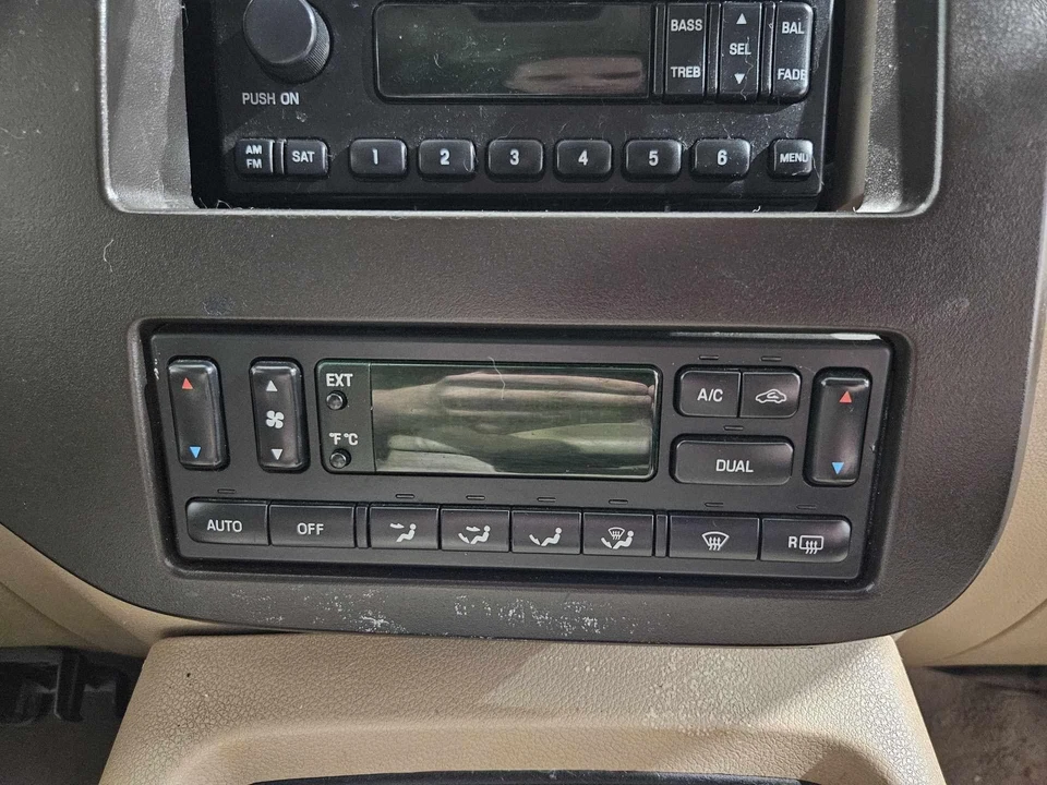 2005 - 2006 Ford Expedition Dual Zone Automatic Climate Control Panel HAC - Image 1 of 1