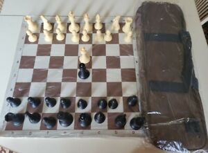 Lot de 4" pièces d'échecs de tournoi lourdes planche vinyle marron naturel/noir, sac de luxe