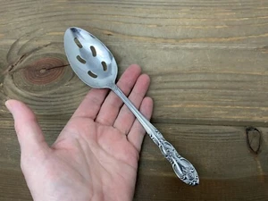 Cucchiaio da Servizio Imperiale Traforato Motivo Floreale Acciaio Inox Made In Korea - Foto 1 di 13