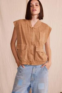 Briar Vest - Picture 1 of 8