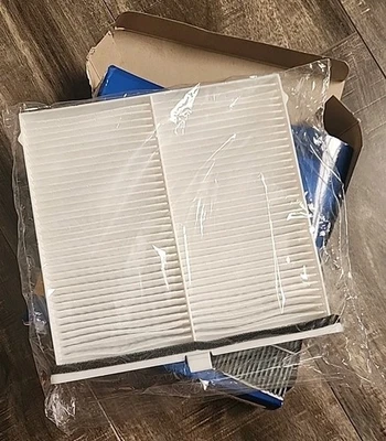 Filtro de aire de cabina Premium Guard PC99818P reemplaza a Mazda BDGF61J6X Foto 1 de 4