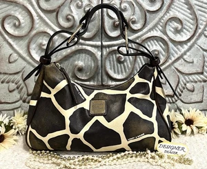 Bolso Hobo de Cuero Media Luna Estampado de Jirafa DOONEY & BOURKE ¡En muy buena condición! - Imagen 1 de 12