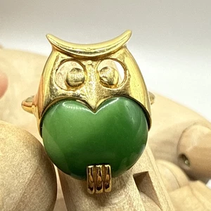 Vintage Trifari Gold Eule mit grünem Stein Käfig Körper verstellbar Größe Ring gestempelt - Bild 1 von 17