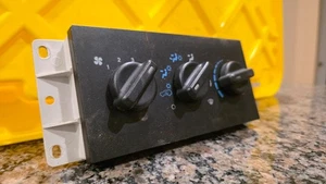 1999-2001 Jeep Cherokee Heater Climate Control Unit Limited, Sport & Country - Picture 1 of 4