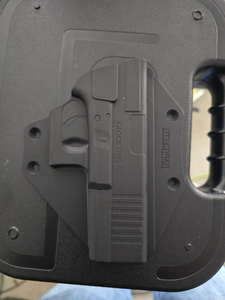 Alien Gear Cloak For Glock 17 And 22 - Image 1 of 3