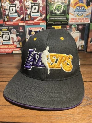 Chapéu Adidas Los Angeles Lakers - Equipe oficial de basquete da NBA TAMANHO JUVENIL - - Imagem 1 de 4