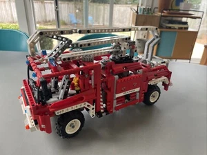 LEGO Technic: Model: Fire: Fire Truck 8289 (2006) Assembled. - Picture 1 of 3