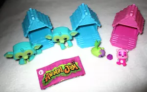 Figuras de mono de la suerte Jazwares ANIMAL JAM, 3 mini casas misteriosas para mascotas y juguetes - Imagen 1 de 6